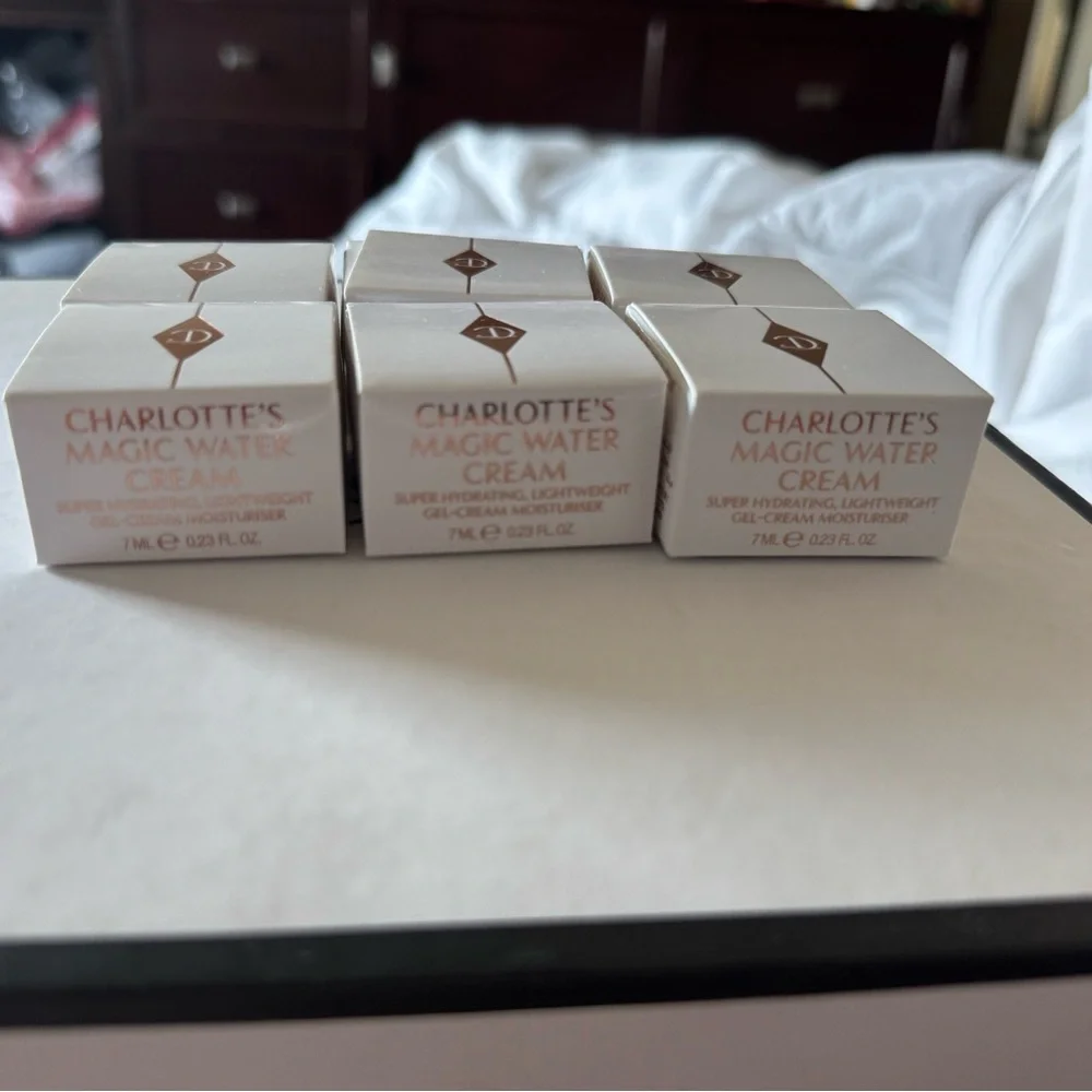 Oily skin heaven !CHARLOTTE'S MAGIC WATER CREAM 42ml MOISTURISER(50ml fr 100!$)